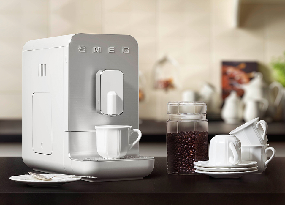 Expresso broyeur Smeg BCC01