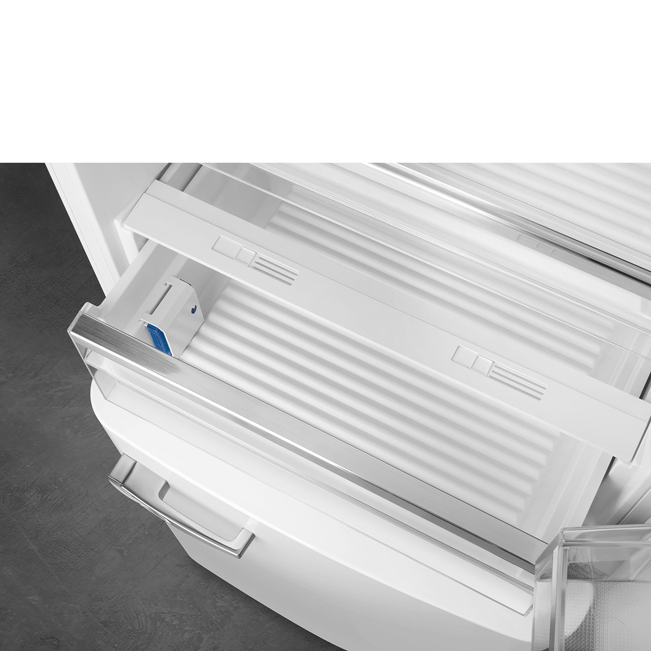 Réfrigérateur Smeg 'Années 50' FAB38RWH5 -7 Réfrigérateur Smeg 'Années 50' FAB38RWH5