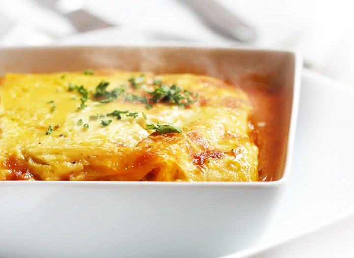 Four micro-ondes Samsung MS20A7013AB